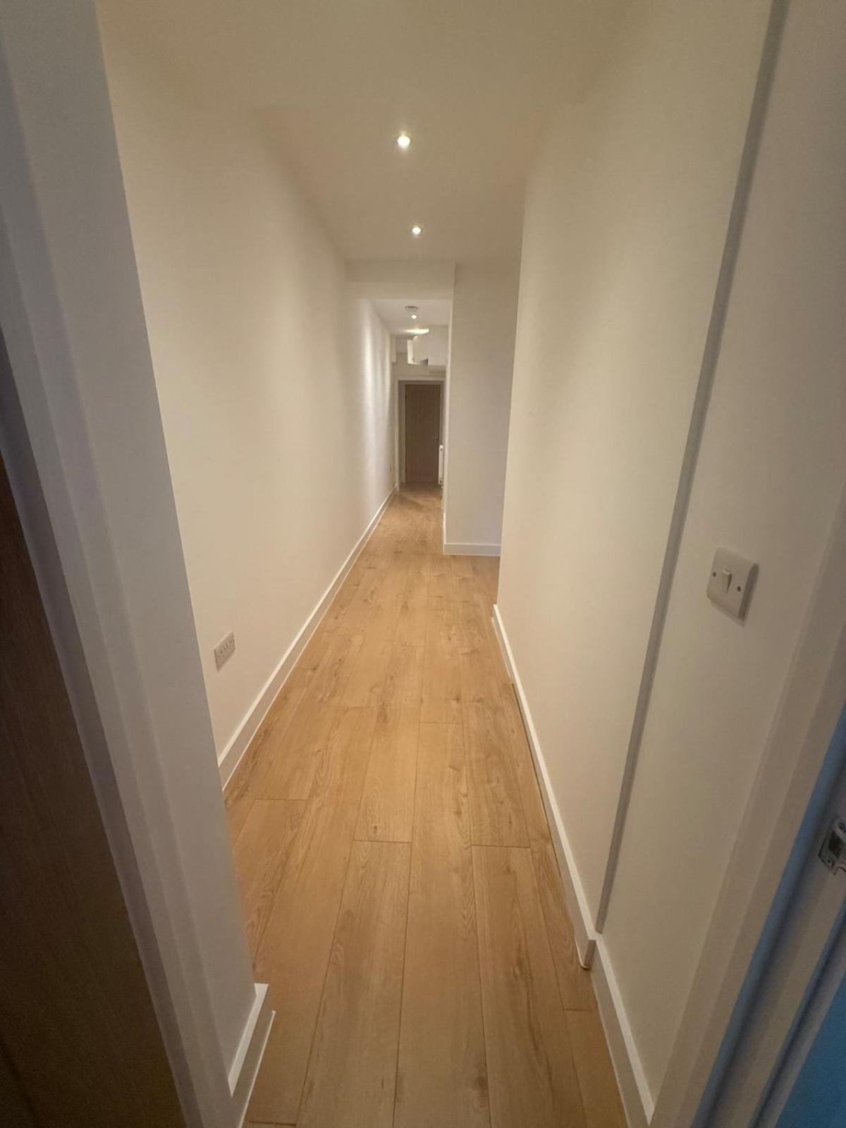 Beautiful 2 Bed With En Suite, Near Tube And Stamford Bridge * Londra