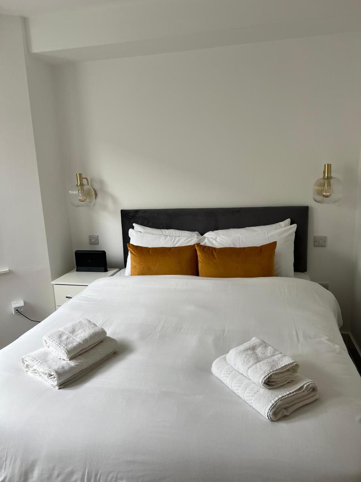 Beautiful 2 Bed With En Suite, Near Tube And Stamford Bridge Appartamento Londra