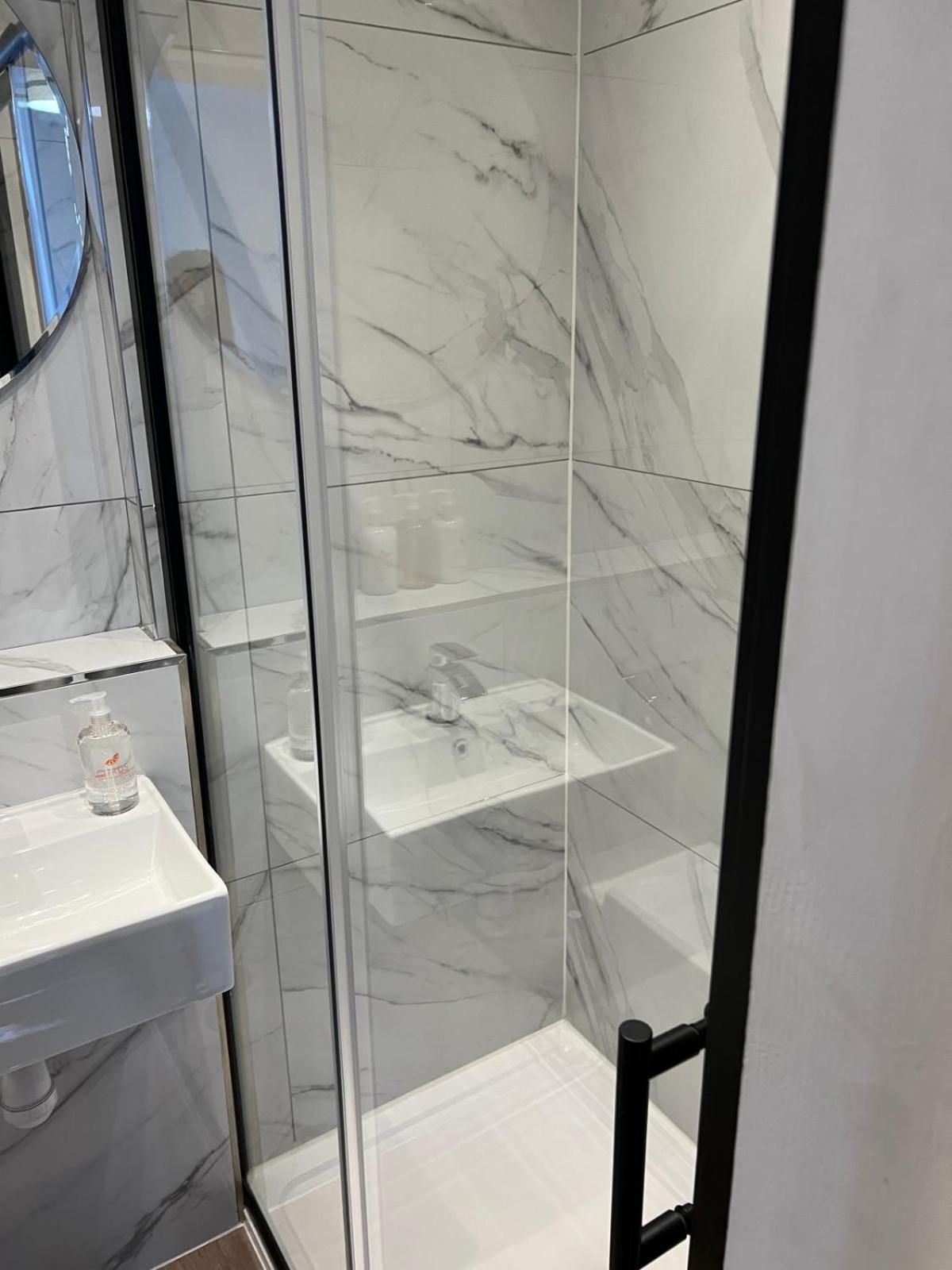 Appartamento Beautiful 2 Bed With En Suite, Near Tube And Stamford Bridge Londra