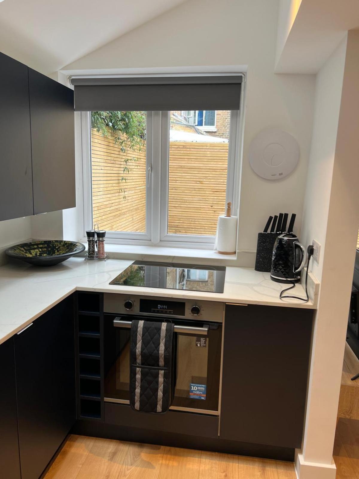 Beautiful 2 Bed With En Suite, Near Tube And Stamford Bridge Appartamento *