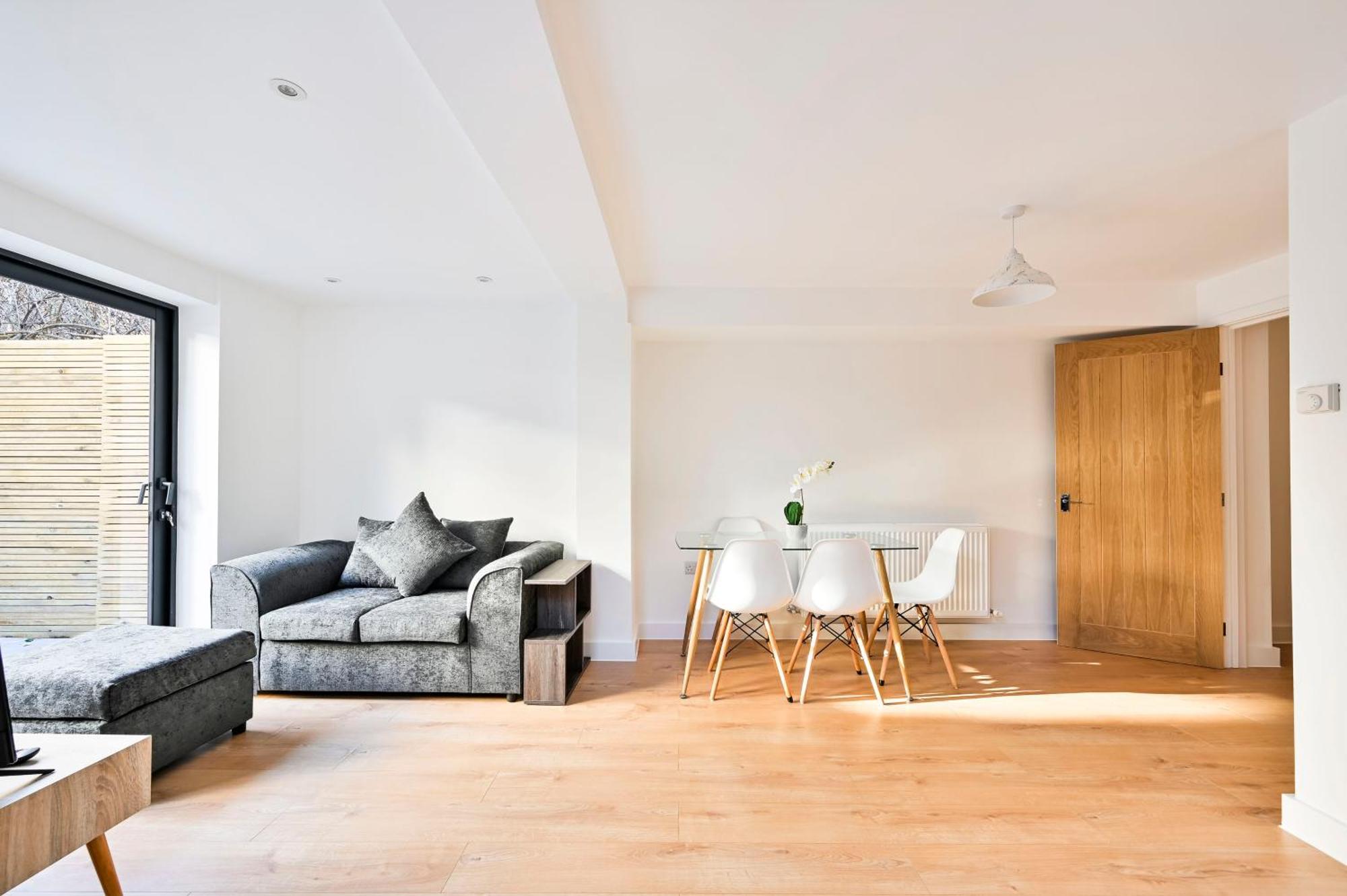Beautiful 2 Bed With En Suite, Near Tube And Stamford Bridge Appartamento *